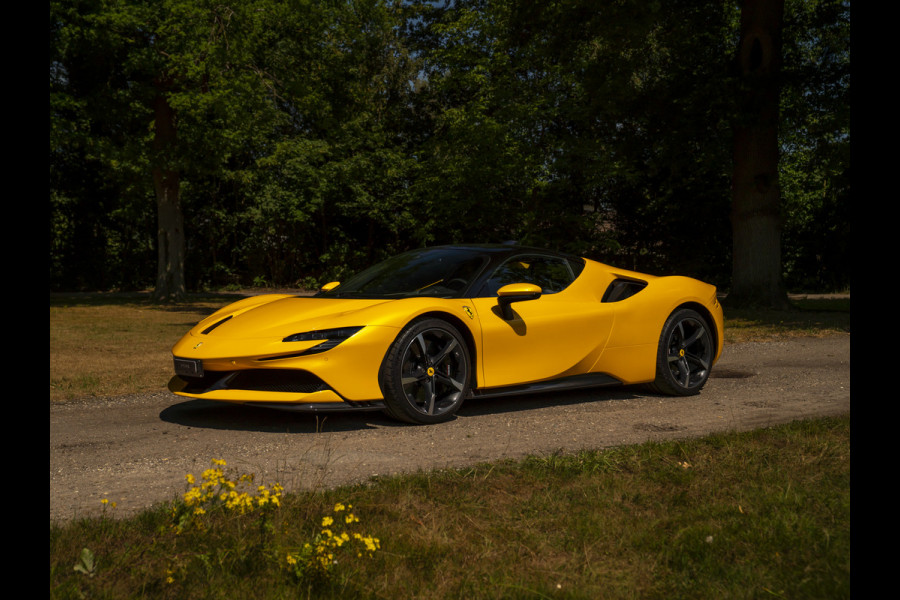 Ferrari SF90 Stradale 4.0 V8 | Full carbon | Giallo Triplo Strato | Atelier Car | Lift | Warranty 05-2027