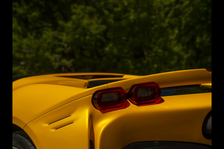 Ferrari SF90 Stradale 4.0 V8 | Full carbon | Giallo Triplo Strato | Atelier Car | Lift | Warranty 05-2027