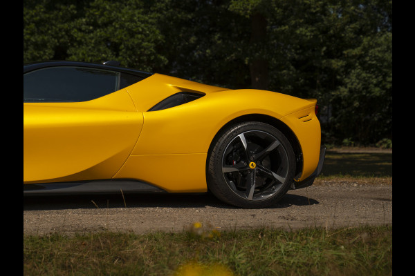 Ferrari SF90 Stradale 4.0 V8 | Full carbon | Giallo Triplo Strato | Atelier Car | Lift | Warranty 05-2027