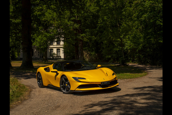 Ferrari SF90 Stradale 4.0 V8 | Full carbon | Giallo Triplo Strato | Atelier Car | Lift | Warranty 05-2027