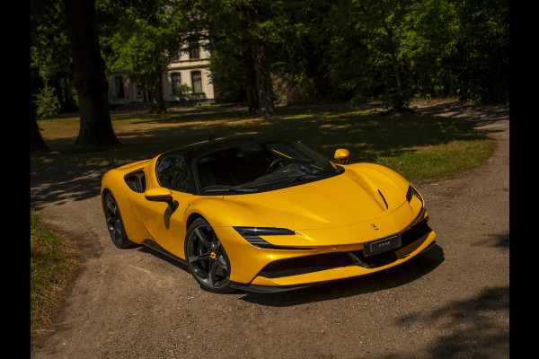 Ferrari SF90 Stradale 4.0 V8 | Full carbon | Giallo Triplo Strato | Atelier Car | Lift | Warranty 05-2027