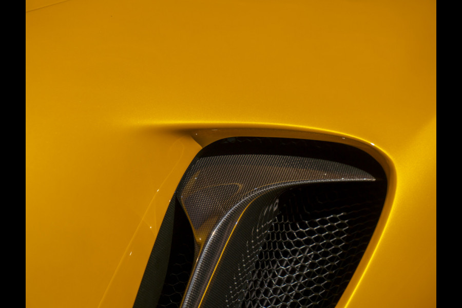 Ferrari SF90 Stradale 4.0 V8 | Full carbon | Giallo Triplo Strato | Atelier Car | Lift | Warranty 05-2027