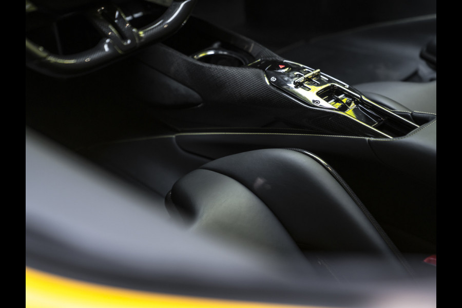 Ferrari SF90 Stradale 4.0 V8 | Full carbon | Giallo Triplo Strato | Atelier Car | Lift | Warranty 05-2027