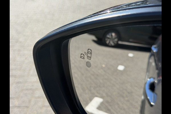 Citroën C3 110pk Shine (Keyless Entry - Camera - Navigatie - Automatische Airco - Apple Carplay - 17"- Dodehoek detectie)