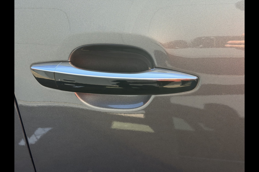 Citroën C3 110pk Shine (Keyless Entry - Camera - Navigatie - Automatische Airco - Apple Carplay - 17"- Dodehoek detectie)