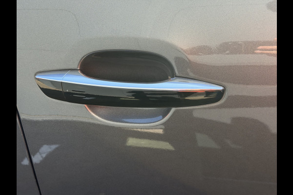 Citroën C3 110pk Shine (Keyless Entry - Camera - Navigatie - Automatische Airco - Apple Carplay - 17"- Dodehoek detectie)