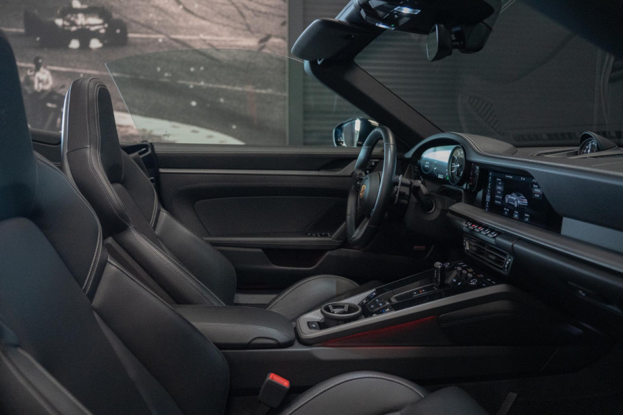 Porsche 911 Cabrio 3.0 Carrera 4S *BOSE / Vierwielbesturing / Stoelventilatie / Sport-uitlaat / 18-Wegs / Sport-Chrono / HD Matrix-LED*