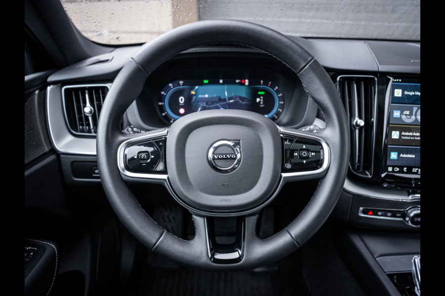 Volvo XC60 2.0 T6 Plug-in hybrid AWD Plus Black Edition - Pano l H&K l Mem. l Trekhaak