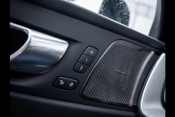 Volvo XC60 2.0 T6 Plug-in hybrid AWD Plus Black Edition - Pano l H&K l Mem. l Trekhaak