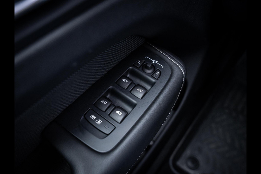 Volvo XC60 2.0 T6 Plug-in hybrid AWD Plus Black Edition - Pano l H&K l Mem. l Trekhaak