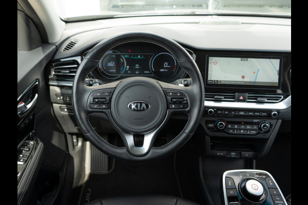 Kia e-Niro ExecutiveLine 64 kWh | Stoelverwarming/-ventilatie | Stuurverwarming | Schuif/-kanteldak | JBL | Achteruitrijcamera | Navi | PDC voor & achter
