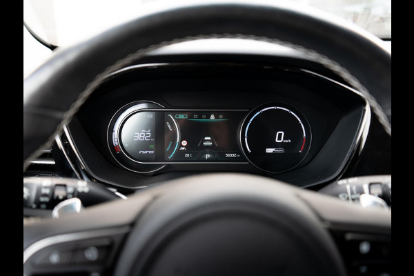 Kia e-Niro ExecutiveLine 64 kWh | Stoelverwarming/-ventilatie | Stuurverwarming | Schuif/-kanteldak | JBL | Achteruitrijcamera | Navi | PDC voor & achter