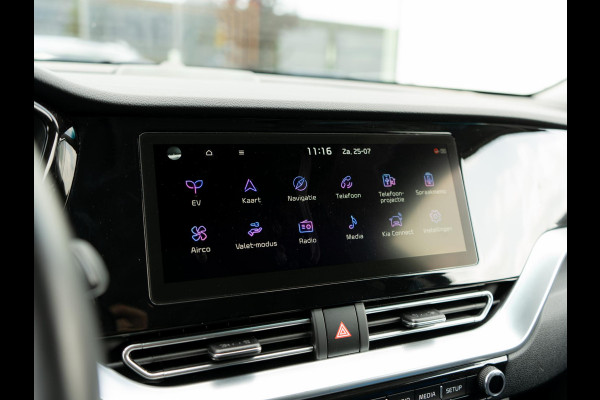 Kia e-Niro ExecutiveLine 64 kWh | Stoelverwarming/-ventilatie | Stuurverwarming | Schuif/-kanteldak | JBL | Achteruitrijcamera | Navi | PDC voor & achter