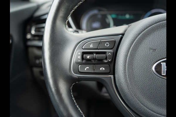 Kia e-Niro ExecutiveLine 64 kWh | Stoelverwarming/-ventilatie | Stuurverwarming | Schuif/-kanteldak | JBL | Achteruitrijcamera | Navi | PDC voor & achter