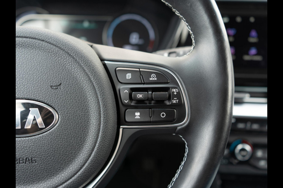 Kia e-Niro ExecutiveLine 64 kWh | Stoelverwarming/-ventilatie | Stuurverwarming | Schuif/-kanteldak | JBL | Achteruitrijcamera | Navi | PDC voor & achter