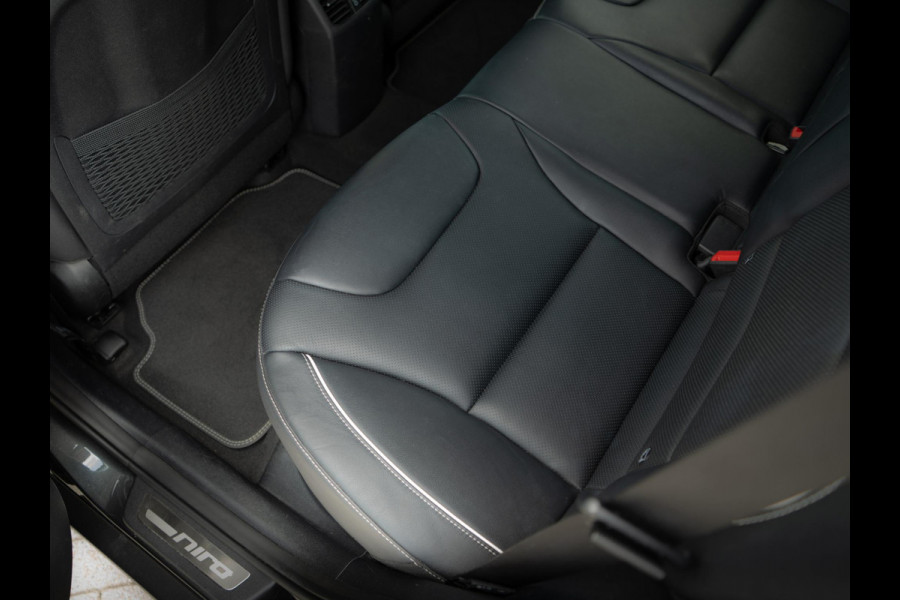 Kia e-Niro ExecutiveLine 64 kWh | Stoelverwarming/-ventilatie | Stuurverwarming | Schuif/-kanteldak | JBL | Achteruitrijcamera | Navi | PDC voor & achter
