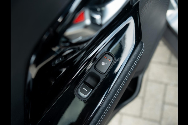 Kia e-Niro ExecutiveLine 64 kWh | Stoelverwarming/-ventilatie | Stuurverwarming | Schuif/-kanteldak | JBL | Achteruitrijcamera | Navi | PDC voor & achter