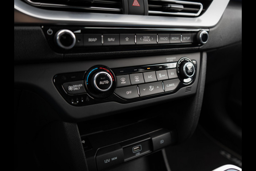 Kia e-Niro ExecutiveLine 64 kWh | Stoelverwarming/-ventilatie | Stuurverwarming | Schuif/-kanteldak | JBL | Achteruitrijcamera | Navi | PDC voor & achter