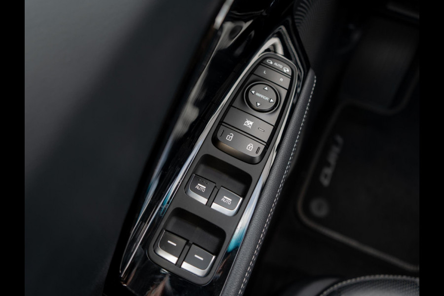 Kia e-Niro ExecutiveLine 64 kWh | Stoelverwarming/-ventilatie | Stuurverwarming | Schuif/-kanteldak | JBL | Achteruitrijcamera | Navi | PDC voor & achter