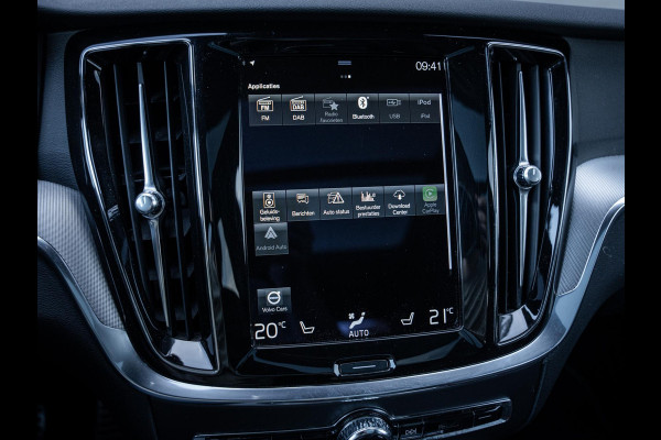 Volvo V60 2.0 T8 Recharge AWD Dark R-Design - Pano l HUD l Memory l Hkardon