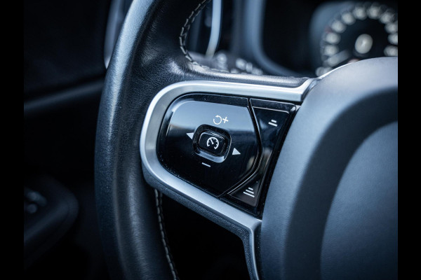 Volvo V60 2.0 T8 Recharge AWD Dark R-Design - Pano l HUD l Memory l Hkardon