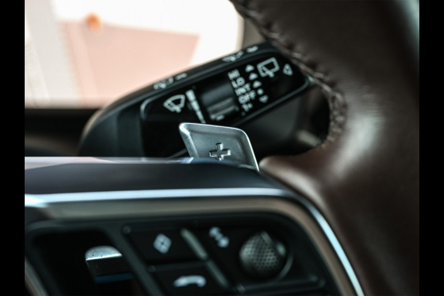 Porsche Cayenne 3.0 E-Hybrid NL-Auto | Panoramadak | Bose | 360 Camera | Soft Close | Sport Chrono | 14-Wegs Memory Seats | Ambiance Interieur | Luchtvering | Stoelverwarming |