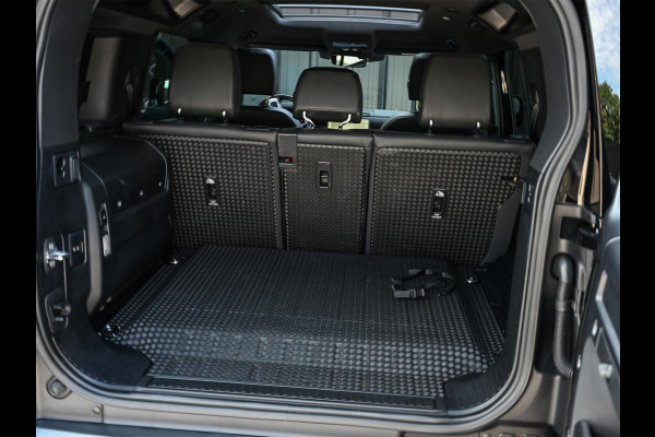 Land Rover Defender 110 2.0 P400e 110 X-Dynamic S | Panoramadak | 360 Camera | Adaptive Cruise Control | Stuur + Stoelverwarming | Trekhaak | Keyless Entry |