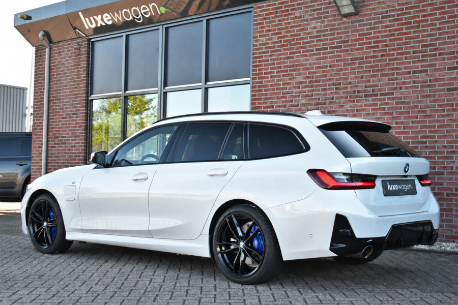 BMW 3 Serie Touring 320e xDrive M-Sport Pro Pano ACC Trekh El-zetels H/K 19inch