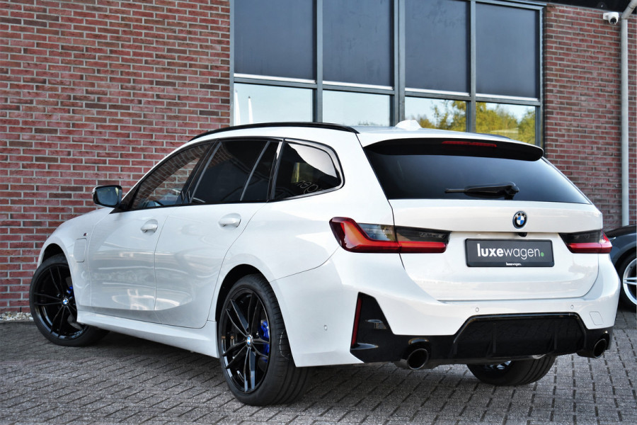 BMW 3 Serie Touring 320e xDrive M-Sport Pro Pano ACC Trekh El-zetels H/K 19inch