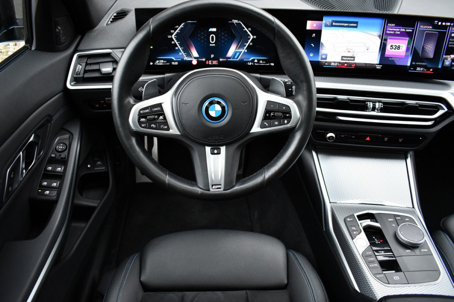 BMW 3 Serie Touring 320e xDrive M-Sport Pro Pano ACC Trekh El-zetels H/K 19inch