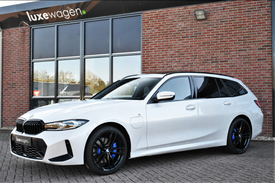 BMW 3 Serie Touring 320e xDrive M-Sport Pro Pano ACC Trekh El-zetels H/K 19inch
