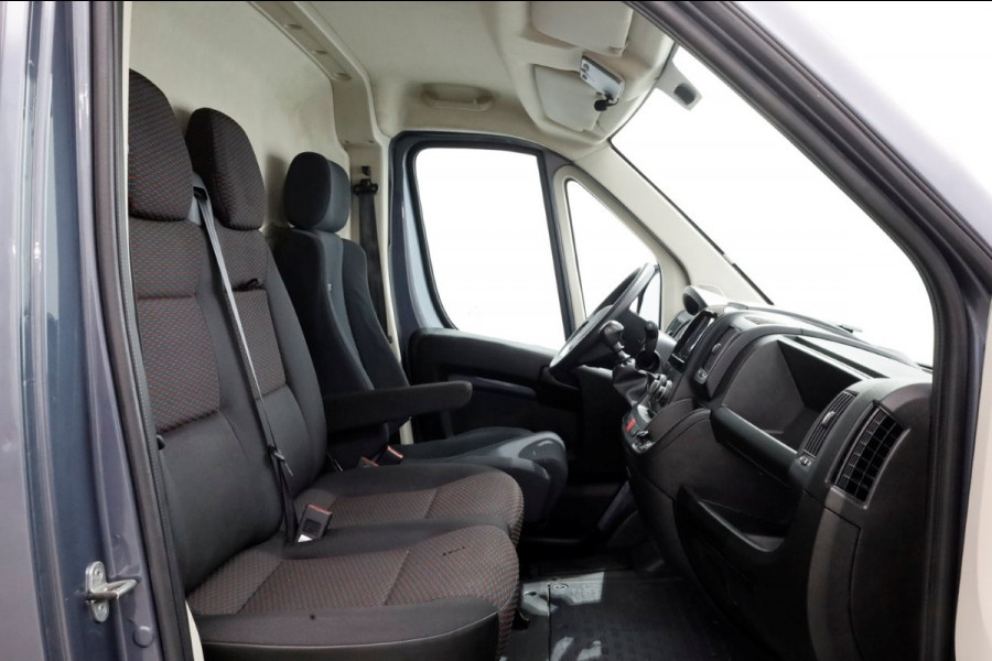 Peugeot Boxer 335 2.2 BlueHDi 140pk L3H3 Premium Airco/Camera 04-2022