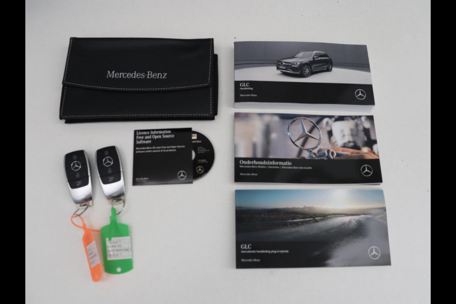 Mercedes-Benz GLC 300e 4MATIC Business Solution AMG | Panoramadak | Leder | 360 camera | Cruise control | Carplay | Sfeerverlichting | Burnmeister surround | Climate control |