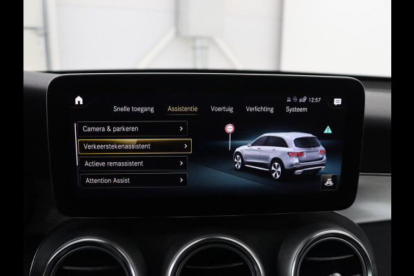 Mercedes-Benz GLC 300e 4MATIC Business Solution AMG | Panoramadak | Leder | 360 camera | Cruise control | Carplay | Sfeerverlichting | Burnmeister surround | Climate control |