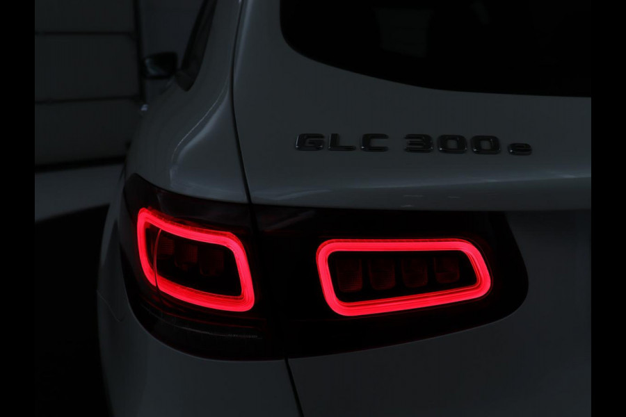 Mercedes-Benz GLC 300e 4MATIC Business Solution AMG | Panoramadak | Leder | 360 camera | Cruise control | Carplay | Sfeerverlichting | Burnmeister surround | Climate control |