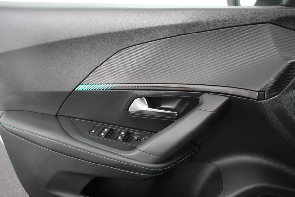 Peugeot 2008 1.2 PureTech 130pk Automaat Allure Navigatie Climate Control LED Lichtmetalen Velgen Parkeer sensoren Cruise Control
