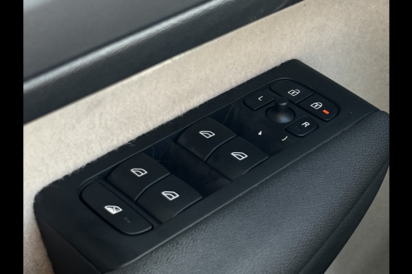 Volvo XC40 1.5 T4 Recharge Inscription | Pano | Leder | Camera | Winter Pack