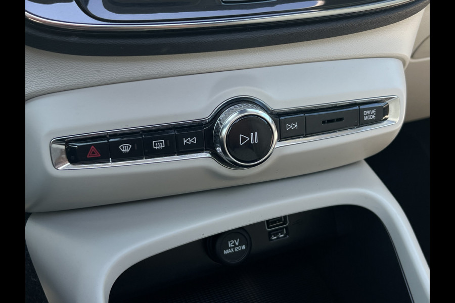 Volvo XC40 1.5 T4 Recharge Inscription | Pano | Leder | Camera | Winter Pack