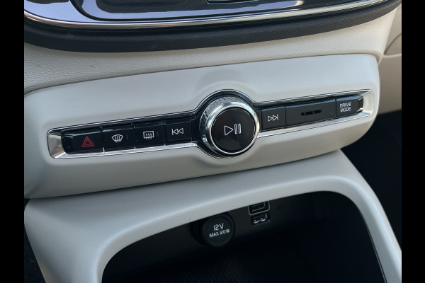 Volvo XC40 1.5 T4 Recharge Inscription | Pano | Leder | Camera | Winter Pack