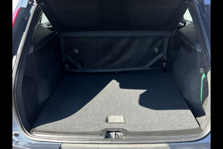 Volvo XC40 1.5 T4 Recharge Inscription | Pano | Leder | Camera | Winter Pack