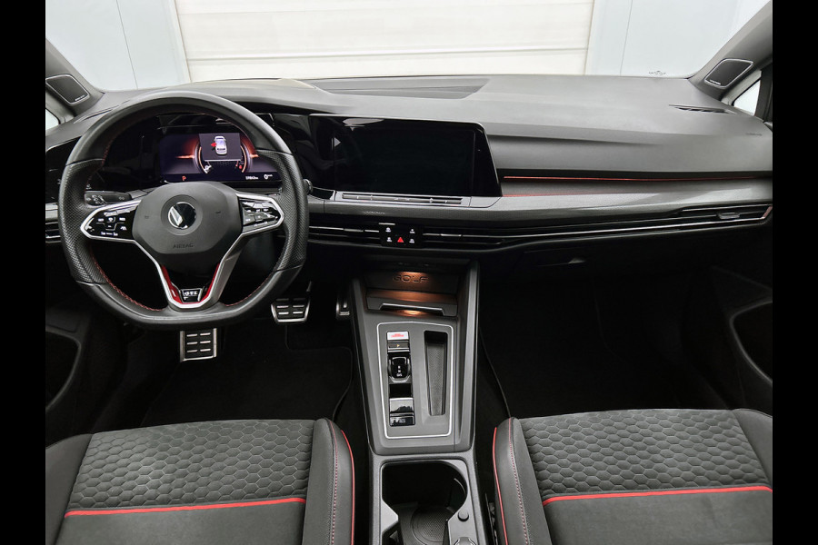 Volkswagen Golf 2.0 TSI GTI Clubsport (Goed OndH, Carplay, Harman/ Kardon, Camera, StoelV, SfeerV, Adapt cruise, Etc)