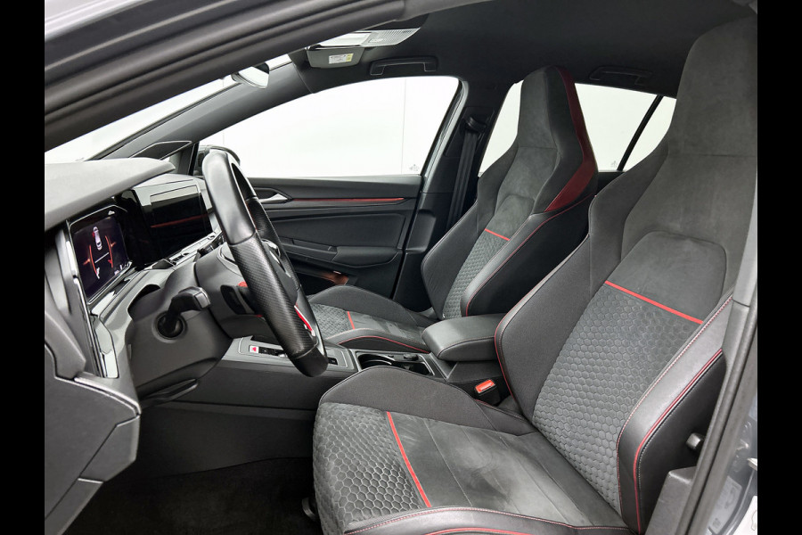 Volkswagen Golf 2.0 TSI GTI Clubsport (Goed OndH, Carplay, Harman/ Kardon, Camera, StoelV, SfeerV, Adapt cruise, Etc)