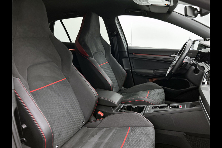 Volkswagen Golf 2.0 TSI GTI Clubsport (Goed OndH, Carplay, Harman/ Kardon, Camera, StoelV, SfeerV, Adapt cruise, Etc)
