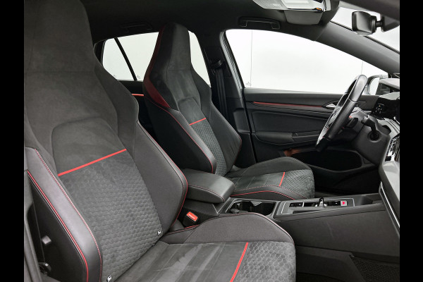 Volkswagen Golf 2.0 TSI GTI Clubsport (Goed OndH, Carplay, Harman/ Kardon, Camera, StoelV, SfeerV, Adapt cruise, Etc)