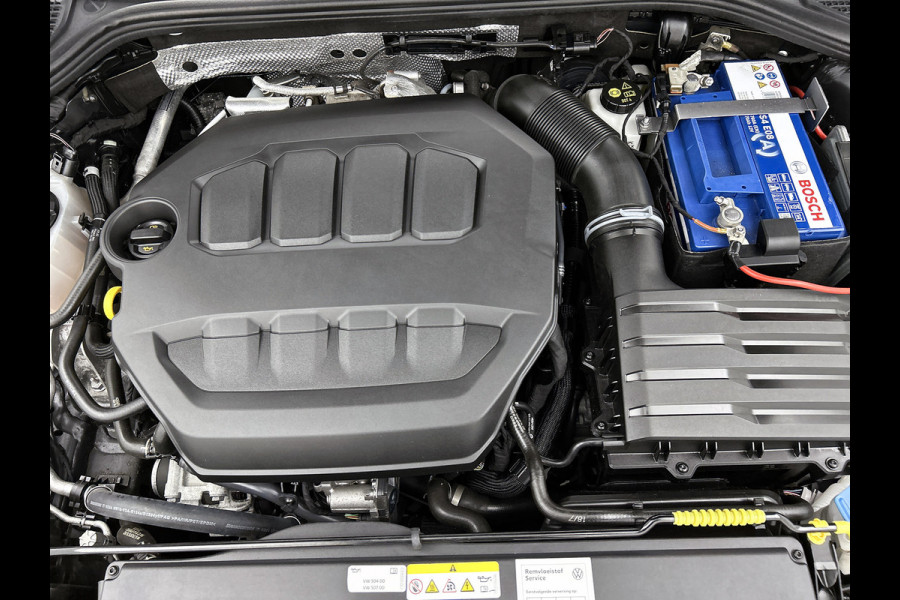 Volkswagen Golf 2.0 TSI GTI Clubsport (Goed OndH, Carplay, Harman/ Kardon, Camera, StoelV, SfeerV, Adapt cruise, Etc)