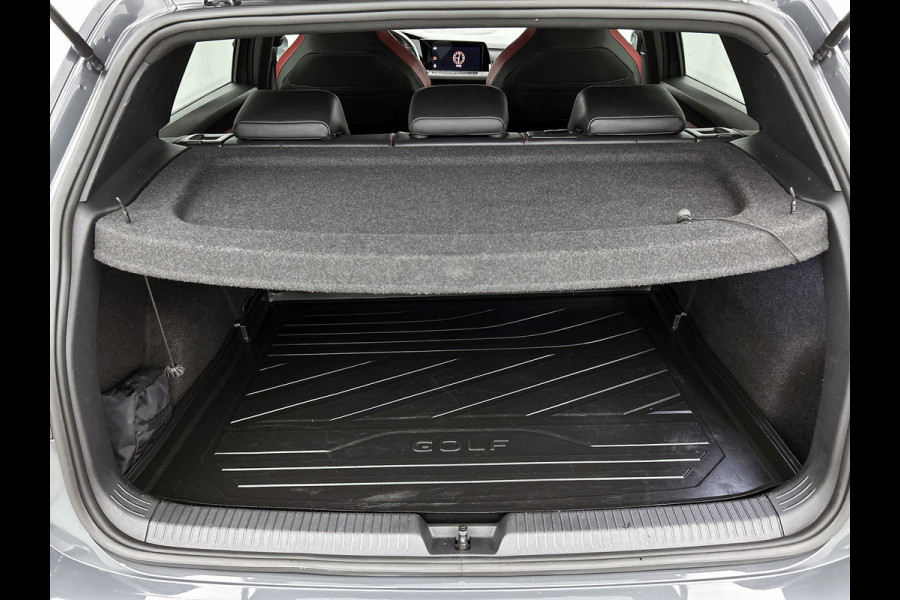 Volkswagen Golf 2.0 TSI GTI Clubsport (Goed OndH, Carplay, Harman/ Kardon, Camera, StoelV, SfeerV, Adapt cruise, Etc)