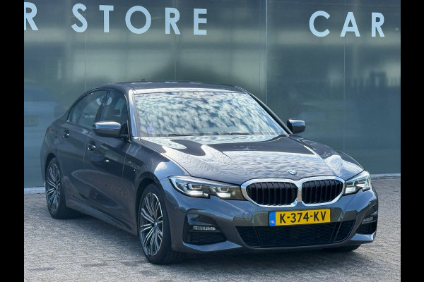 BMW 3-serie 320i High Executive M-Sport Dealer onderhouden