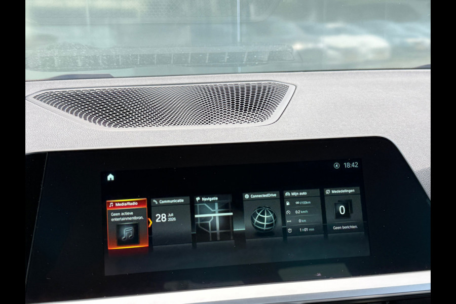 BMW 3-serie 320i High Executive M-Sport Dealer onderhouden