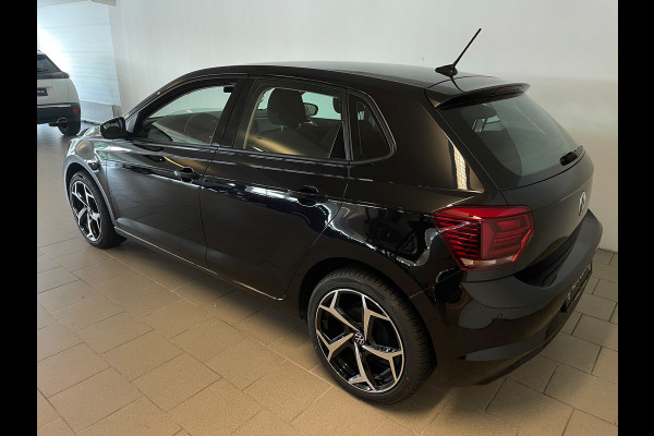 Volkswagen Polo 1.0 TSI Comfortline AIRCO CRUISE APPLE CARPLAY NAV VIA APP PARKEERSENSOREN 17 INCH LMV