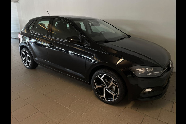Volkswagen Polo 1.0 TSI Comfortline AIRCO CRUISE APPLE CARPLAY NAV VIA APP PARKEERSENSOREN 17 INCH LMV
